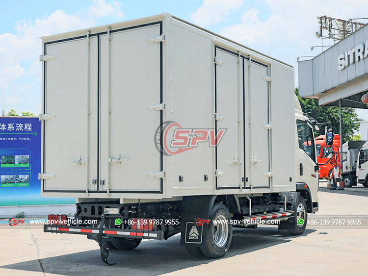Sinotruk 4X2 Dry Box Truck - Rear Right Side